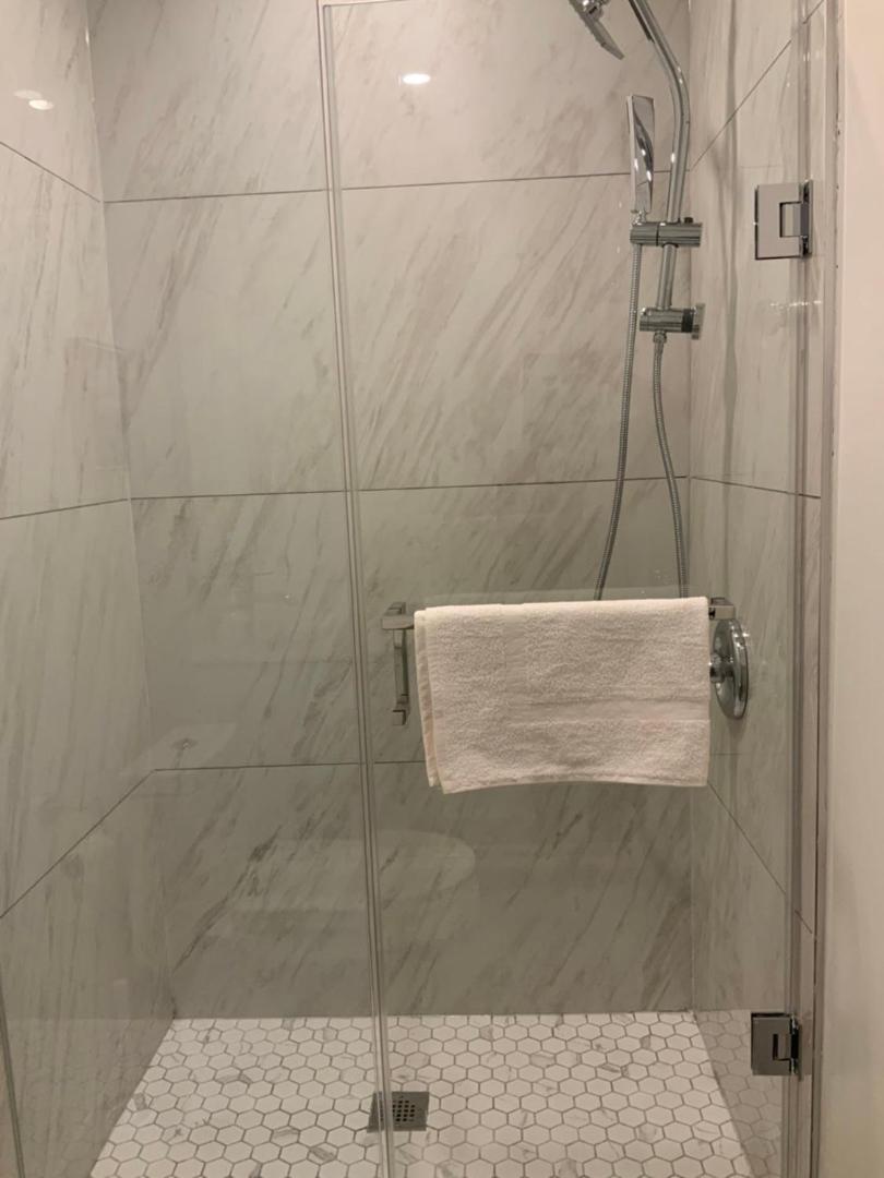 Leaside Garden Guesthouse تورونتو المظهر الخارجي الصورة