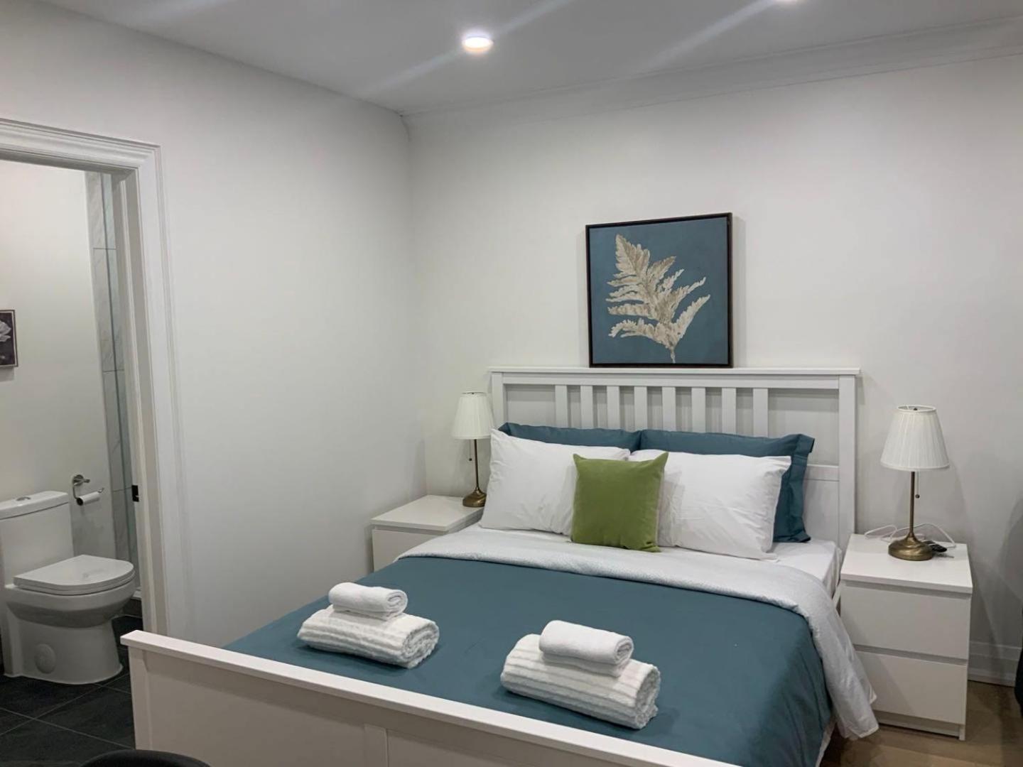 Leaside Garden Guesthouse تورونتو المظهر الخارجي الصورة