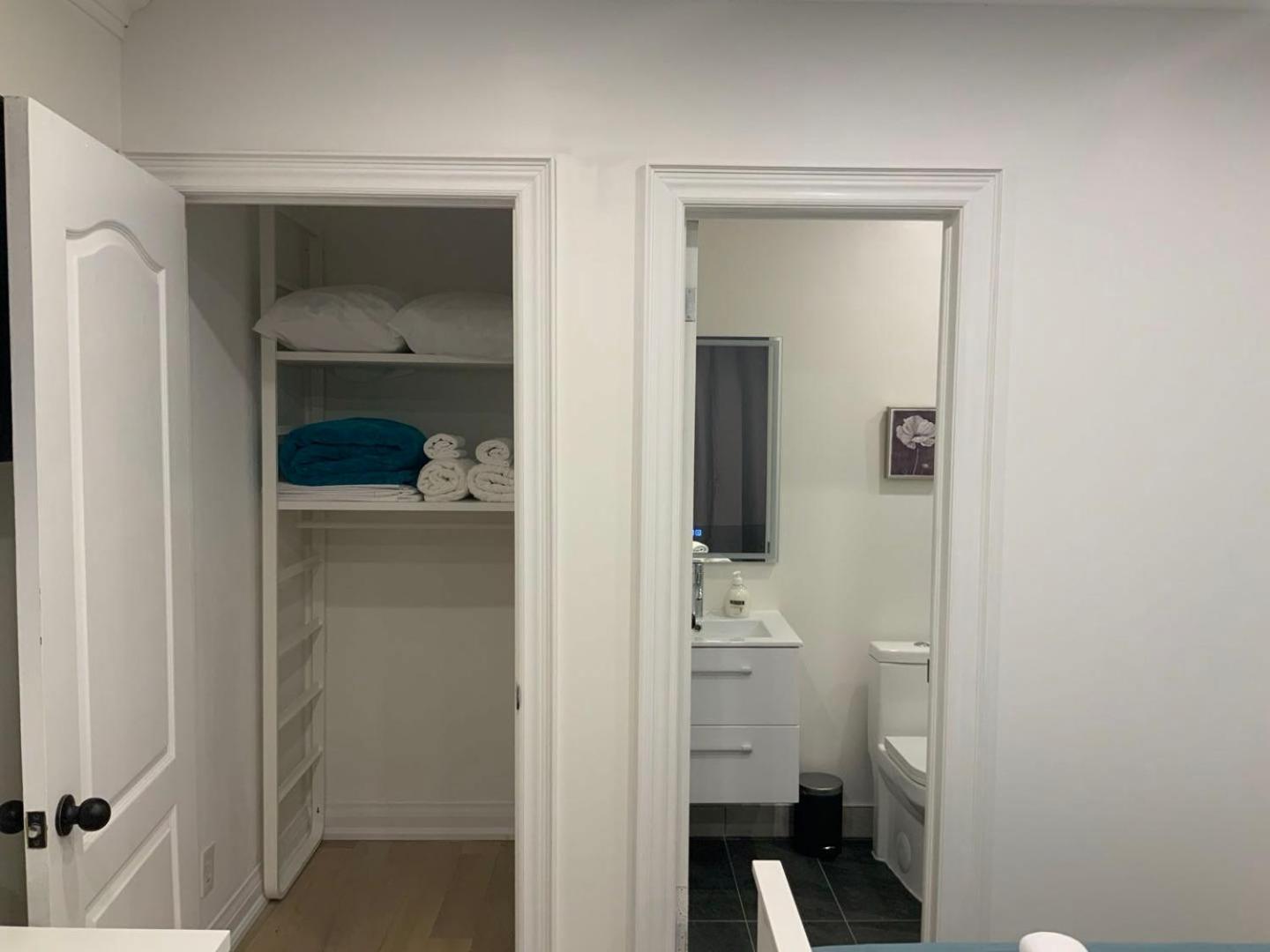 Leaside Garden Guesthouse تورونتو المظهر الخارجي الصورة