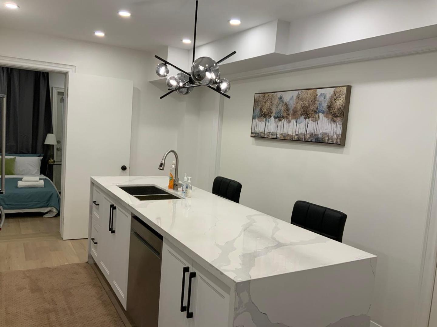 Leaside Garden Guesthouse تورونتو المظهر الخارجي الصورة