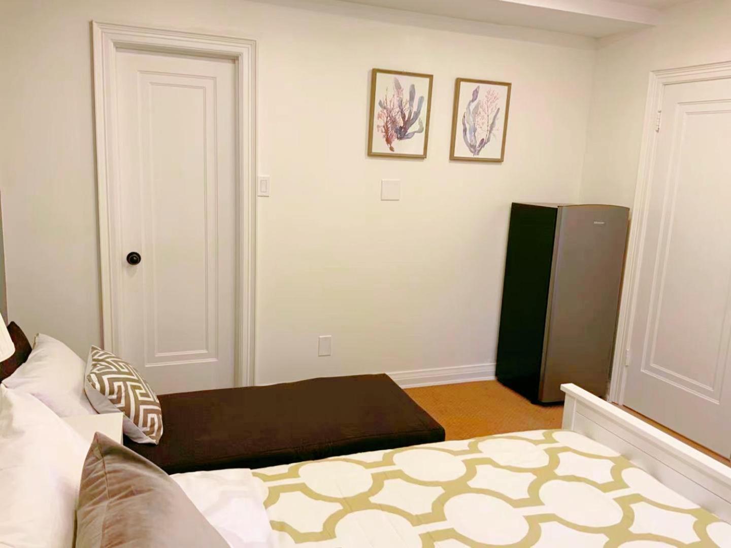 Leaside Garden Guesthouse تورونتو المظهر الخارجي الصورة