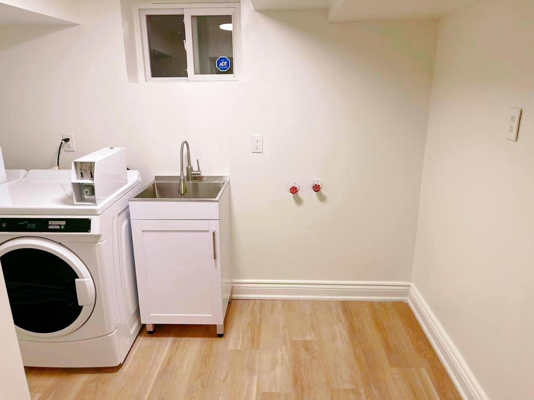 Leaside Garden Guesthouse تورونتو المظهر الخارجي الصورة